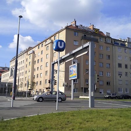 Apartment Paradies - U1 Station Altes Landgut Вена Экстерьер фото